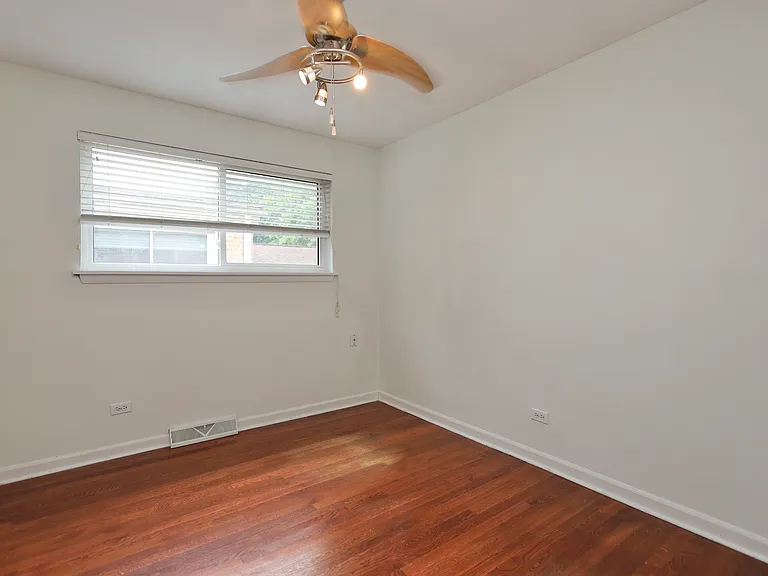 613 Leamington Ave — Photo 20