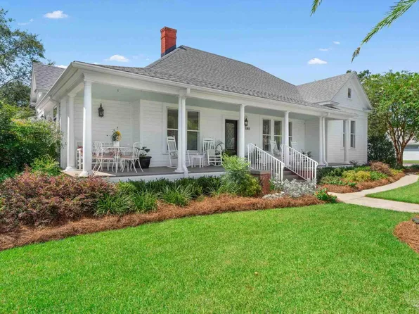 5165 Canal St, Milton, FL 32570