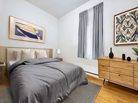 3rd image of 35 Hamilton Pl #712