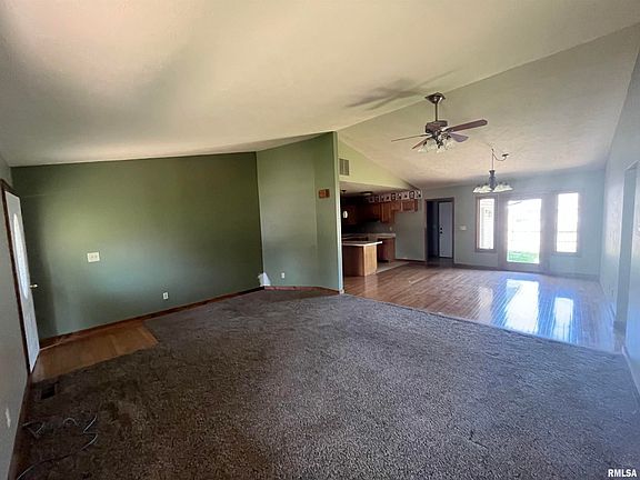 2nd image of 400 N Violet Dr