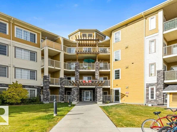 3670 139th Ave NW #408, Edmonton, AB T5Y 3N5