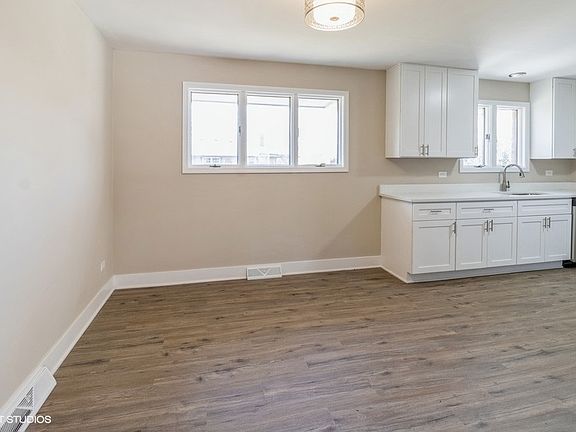 4th image of 654 N Wren Ave