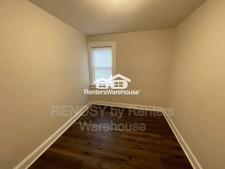 2855 W Cold Spring Ln — Photo 12