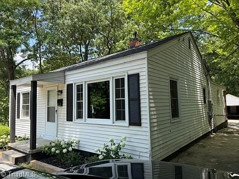 3rd image of 935 Highland Ave