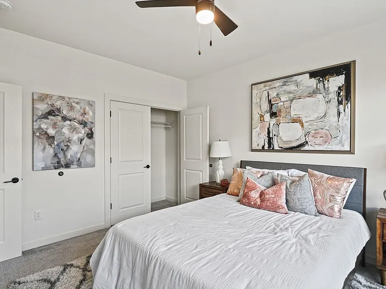 Emerson Flats — Photo 14