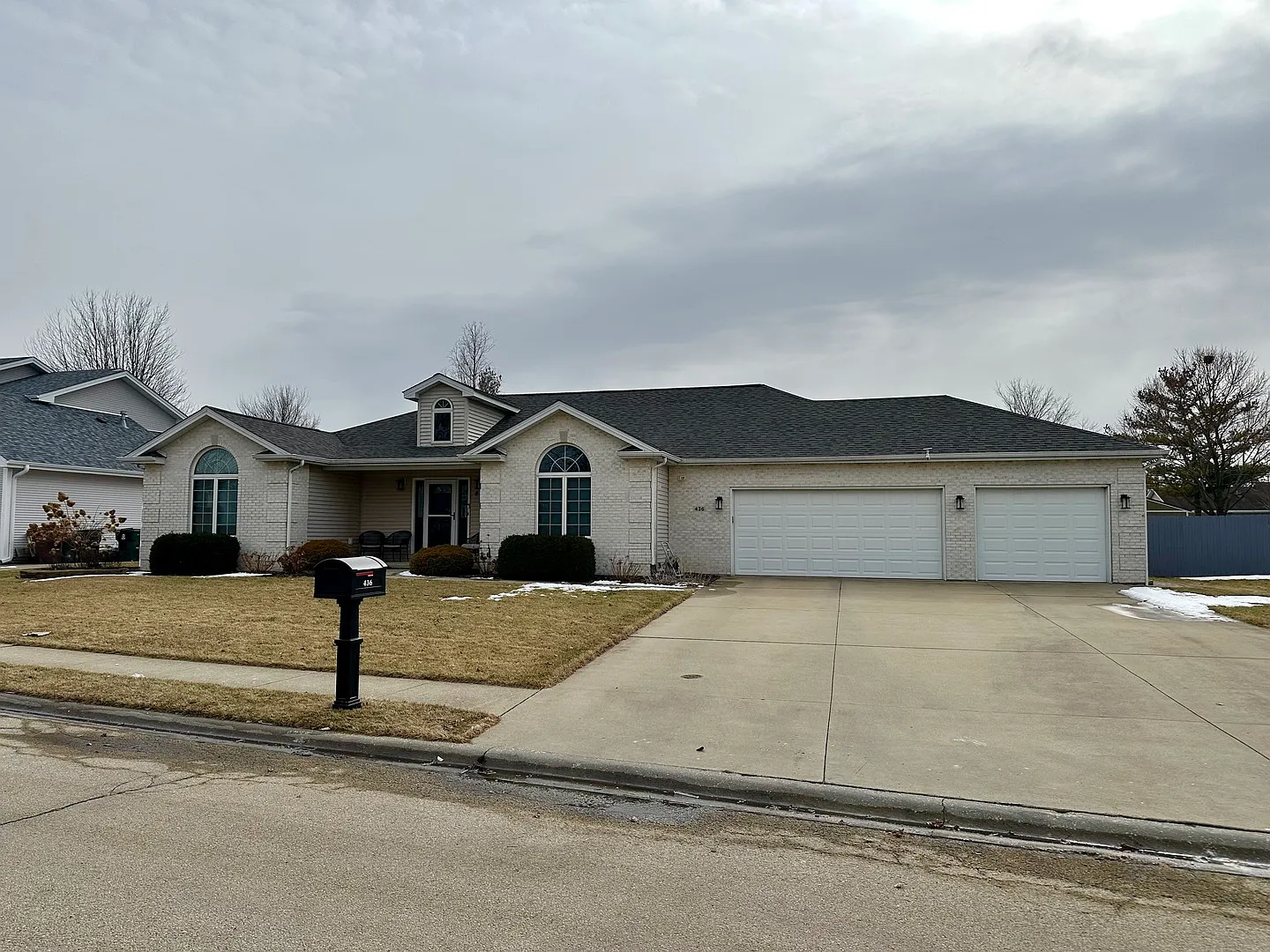 436 Hesburgh Dr photo 1