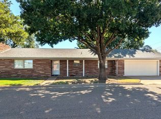 610 Arrah Ave, Friona, TX 79035