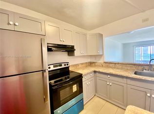 3199 Foxcroft Rd APT 113, Hollywood, FL 33025