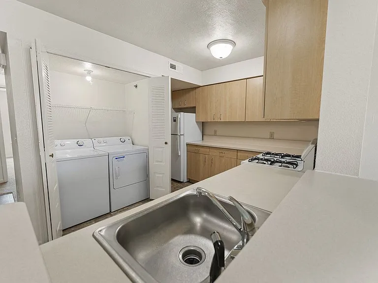 Hunters Pond Apartment Homes — Photo 76