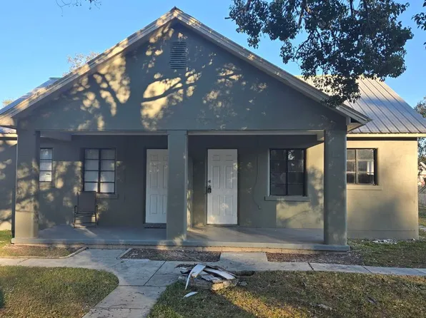 4352 6th St, Zephyrhills, FL 33542