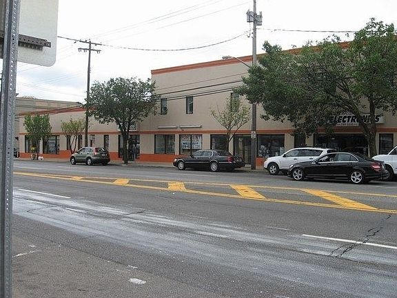 3rd image of 257 Jericho Tpke