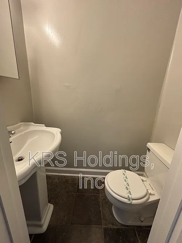 2 bed, 1.5 bath, 950 sqft, $1,495 — Photo 4
