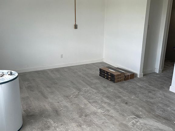 4th image of 1520 Jeffords St #405