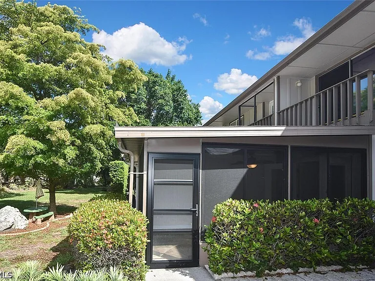 4295 Island Cir #2 — Photo 31