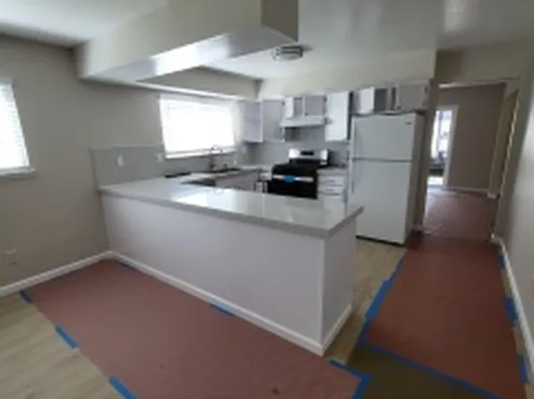 1095 Pacific St, Monterey, CA 93940