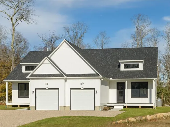 35 Whittier Dr, South Kingstown, RI 02879