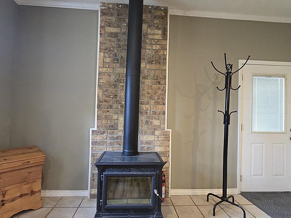 4th image of 94 Jewell Ln