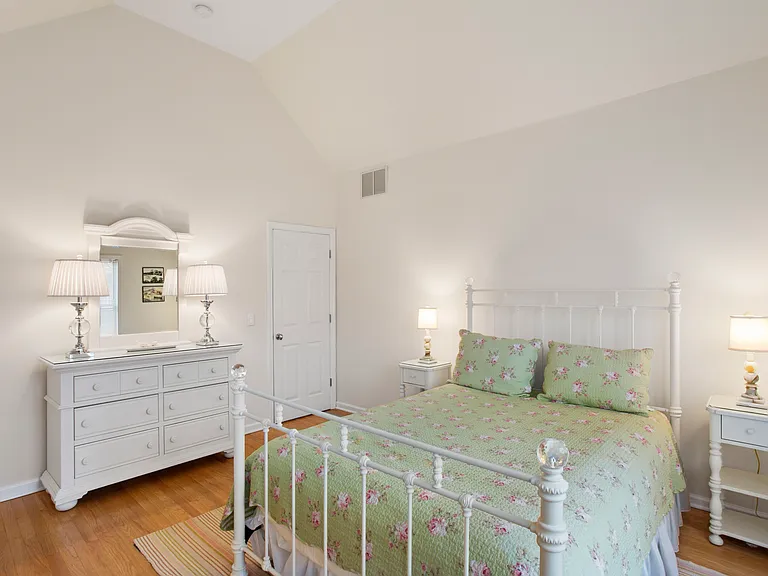 2 Grace Ct — Photo 15