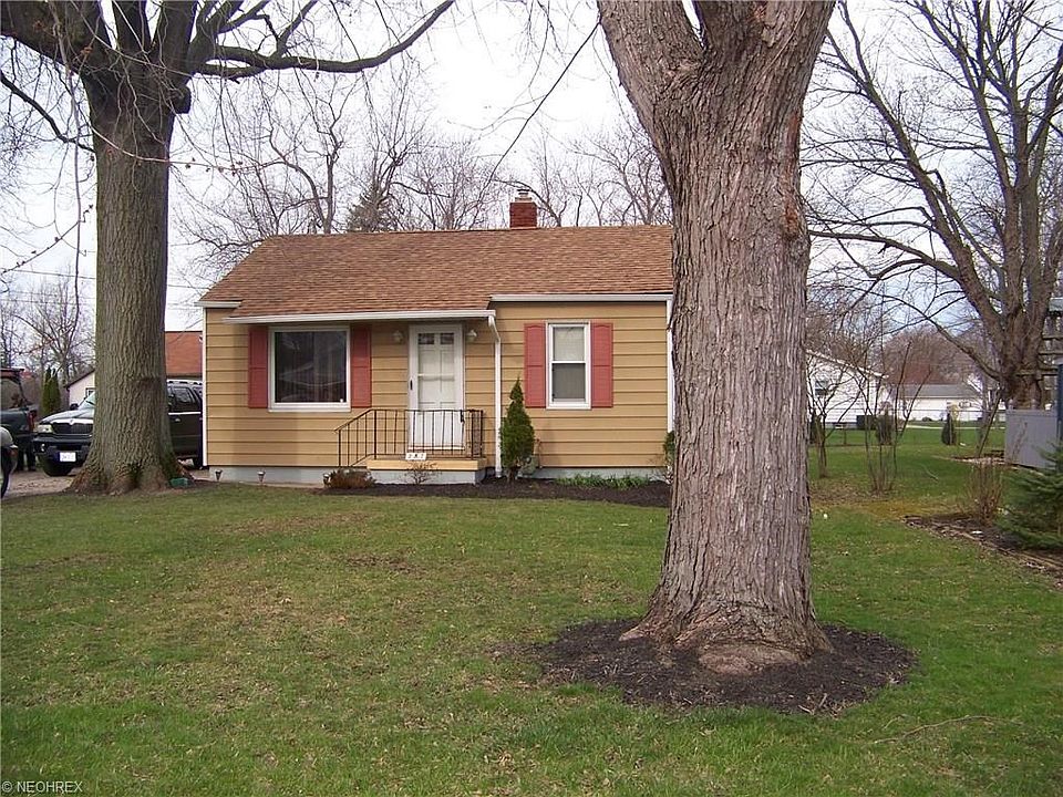 Front of house - new roof & gutters April 2016