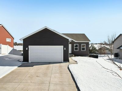 856 Ridgecrest St, River Falls, WI, 54022