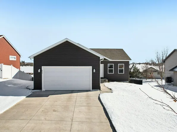 856 Ridgecrest St, River Falls, WI 54022