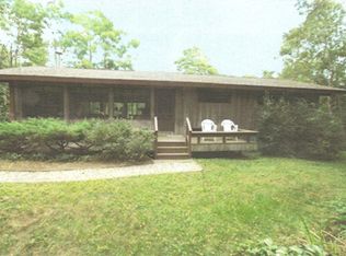 453 Old Post Rd, Cotuit, MA 02635