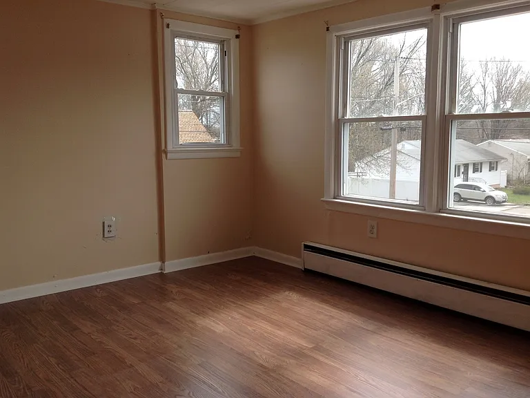 424 Thayer Ave #2F — Photo 5