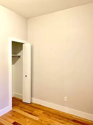 Rented by Max Apt LLC | media 35