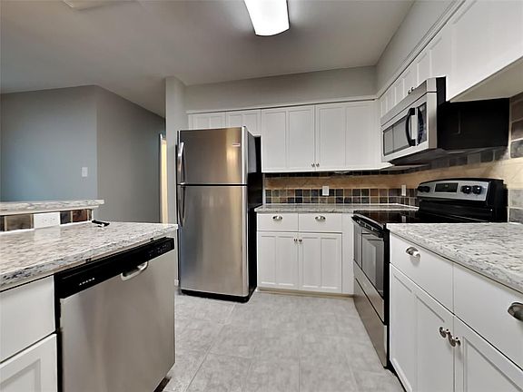 3rd image of 18902 Jodywood Dr