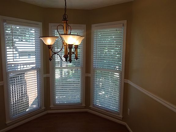3rd image of 703 Overhill Ct