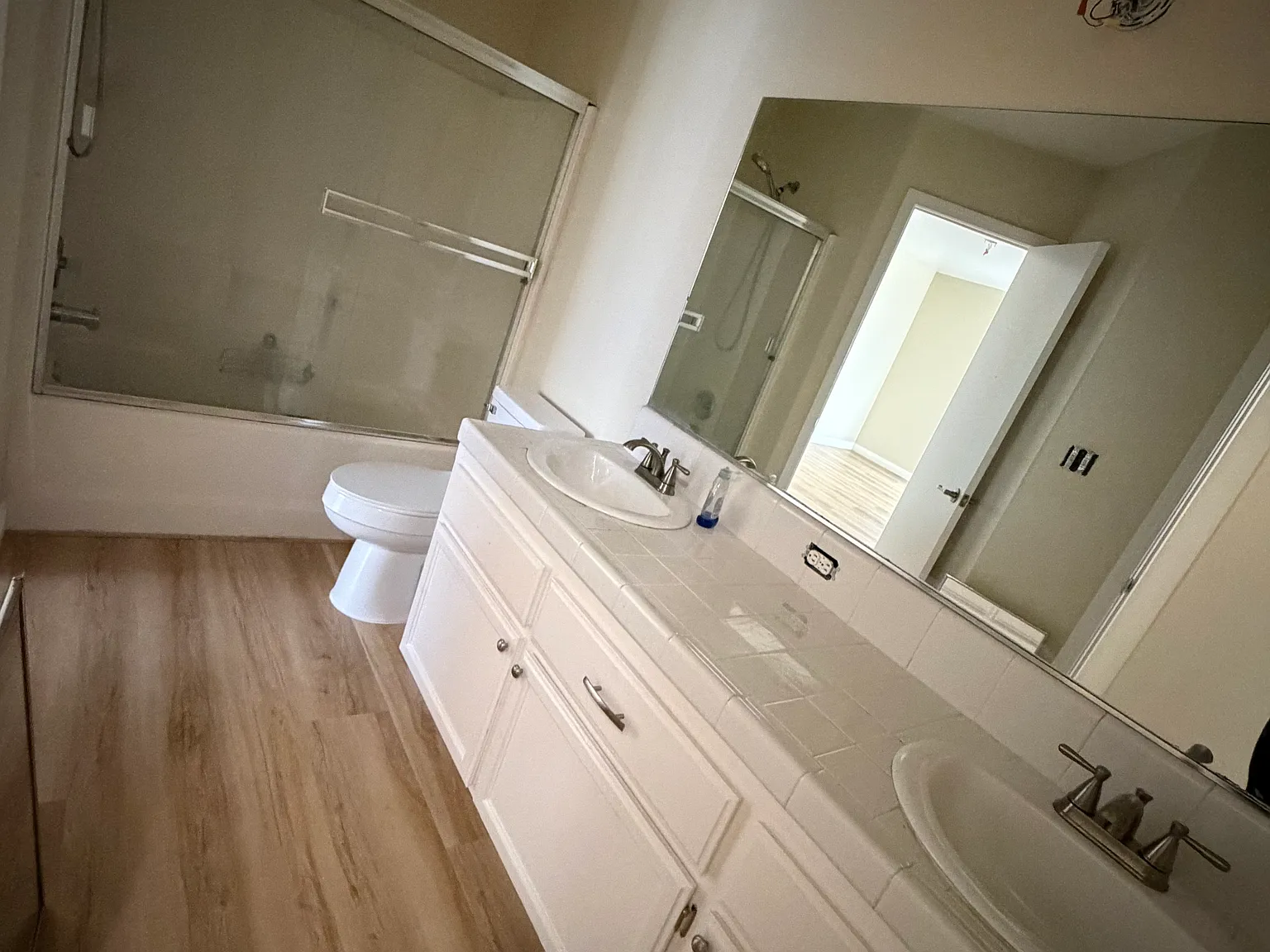 2 bed, 1050 sqft, $1,700 — Photo 4