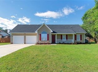 33 Colton Dr, Spring Lake, NC 28390
