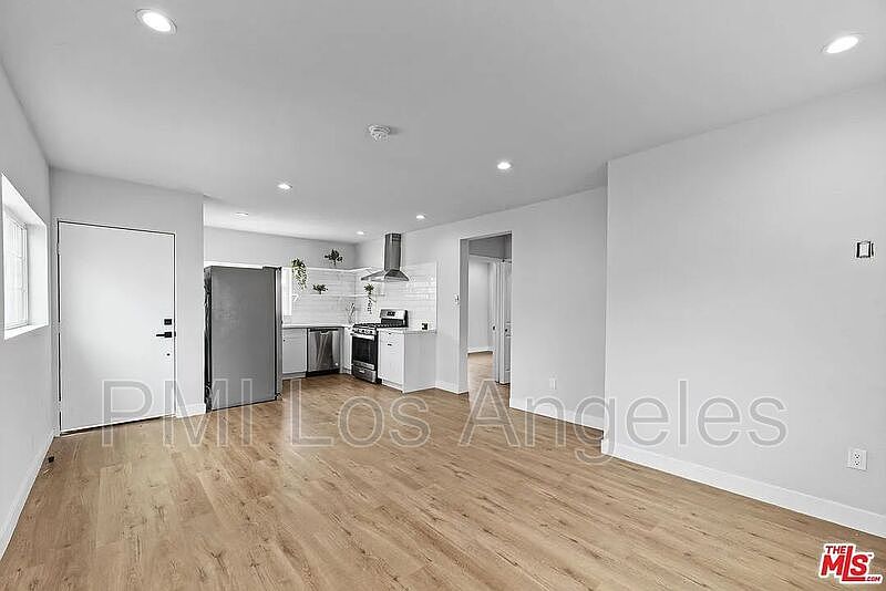 928 1/2 E 57th St, Los Angeles, CA 90011 Zillow