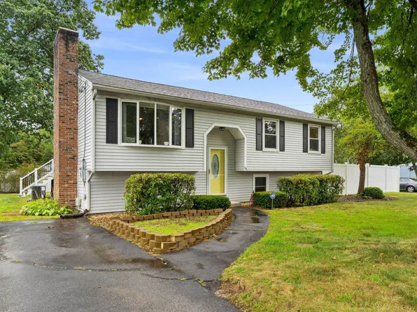 13 Blackstone Street, Hudson, NH 03051
