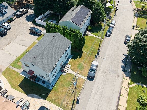 3rd image of 132 Hartwell St