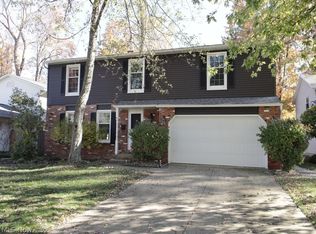 439 Riverdale Dr, Eastlake, OH 44095