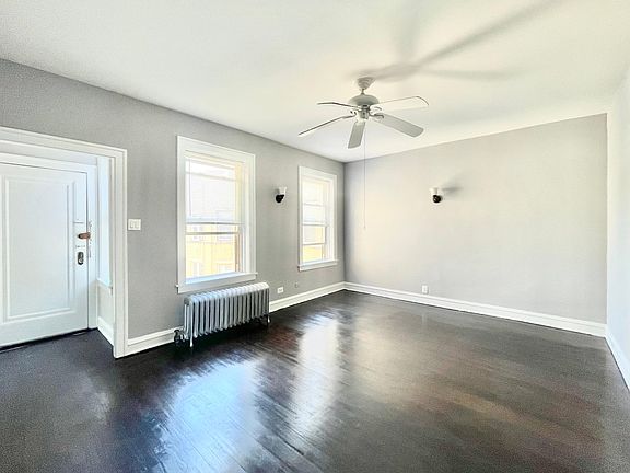 2nd image of 6308 N Leavitt St #3