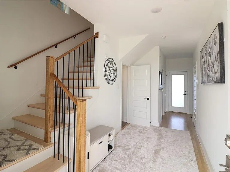 1205 Marc Pl — Photo 6