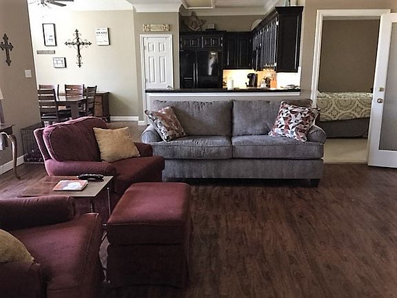 4th image of 3404 Claremont Dr