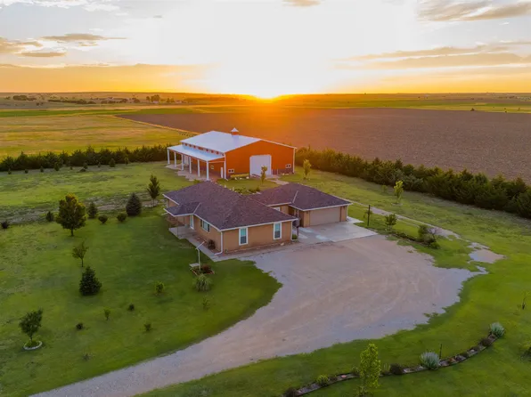 801 220th Ave, Hays, KS 67601