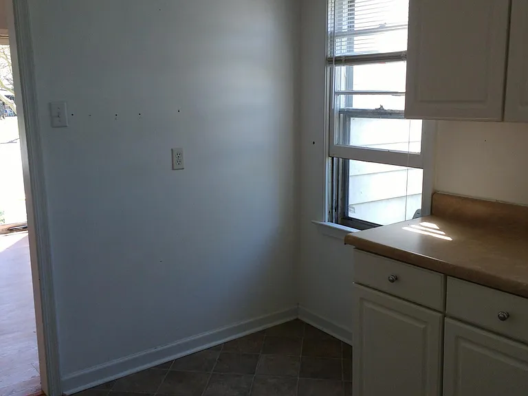 Kitchen eating area