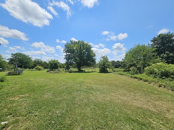 4th image of 16868 Cedar Road