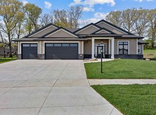 1510 Legend Dr, Tiffin, IA 52340