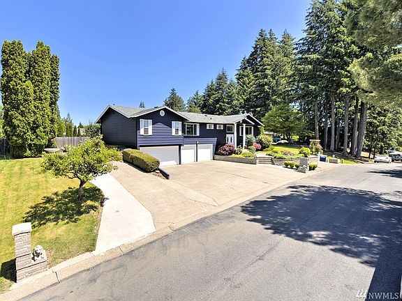 2nd image of 2451 Park Hill Dr