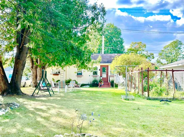 428 Balsam St, Kingsford, MI 49802