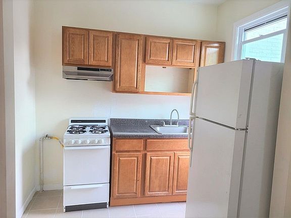 3rd image of 37-24 111th St