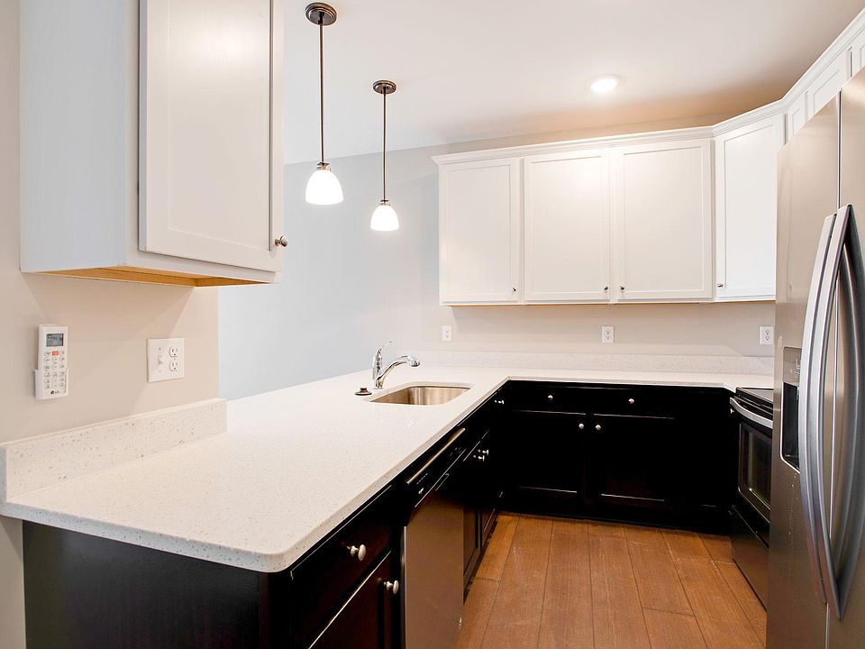 1st image of 41615 Park Ave #302