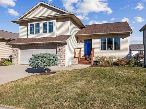 6 Ambrose Ct, Coralville, IA 52241