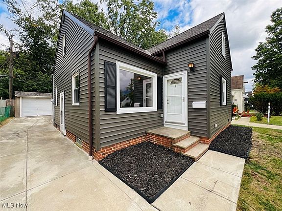 2nd image of 5479 Oakwood Ave