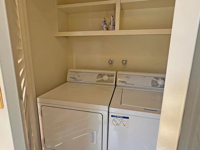 1694 San Leandro Ln — Photo 43